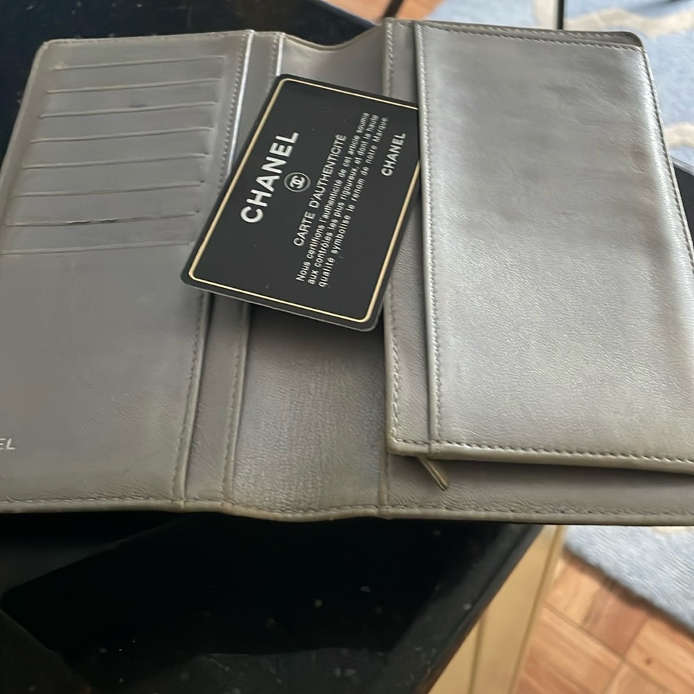 CHANEL Black Floral Embossed Wallet silver inside no Coin residue,Camilla - Picture 7 of 9